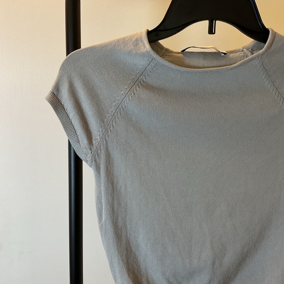9. ZaraGray Women's Crop Top with Back Cut Out and Short Sleeves Size Small - Picture 4 of 8